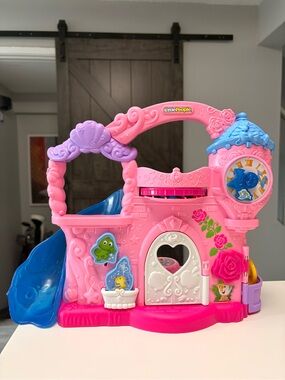 Fisher Price Little People Disney Princess Play & Go Castle 2019
